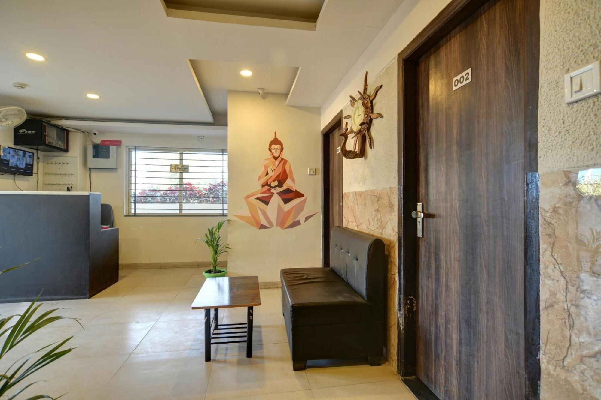 Collection O The Eternity Near Lig Sqaure Hotel Индор Екстериор снимка